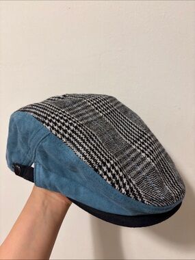 Men/Women Tweed Gatsby Cap with Blue Artificial Suede Panels - Made in Korea